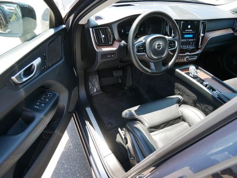 Certified 2024 Volvo XC60 T8 Ultimate w/ Protection Package Premier AWD/4WD image 10