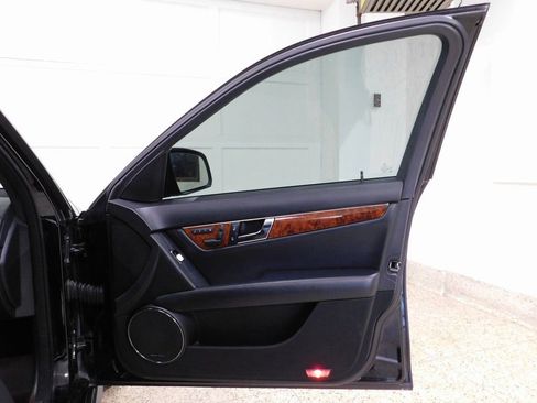 Used 2009 Mercedes-Benz C 63 AMG Sedan image 84