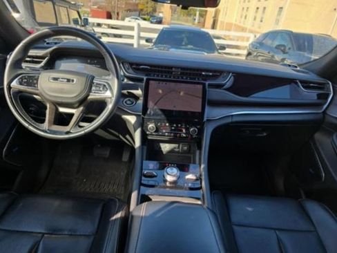 Used 2023 Jeep Grand Cherokee L Overland w/ Advanced Protech Group III image 2