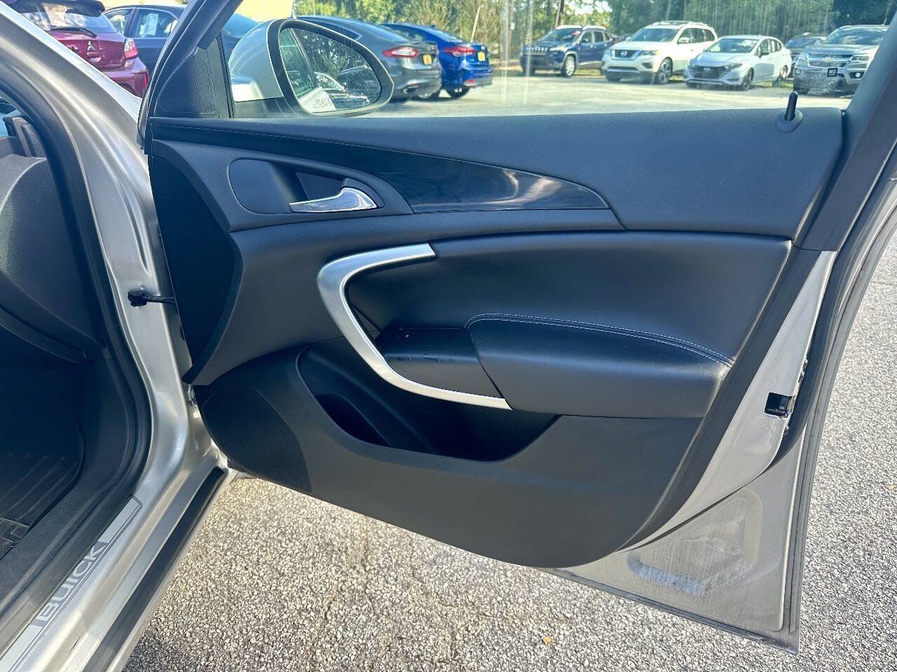 Used 2013 Buick Regal Premium FWD image 17