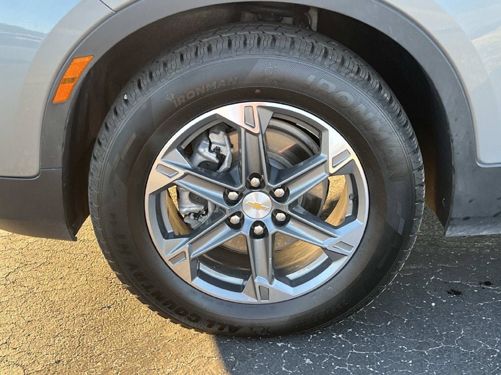 Used 2025 Chevrolet Blazer LT AWD/4WD image 9