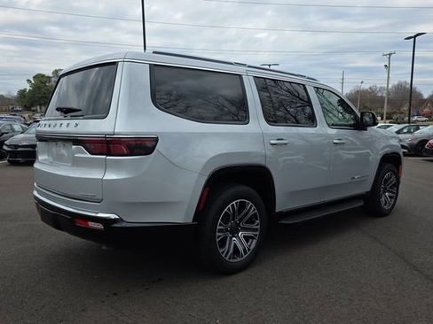 Used 2024 Jeep Wagoneer Series II w/ Flexible Seating Group RWD image 5