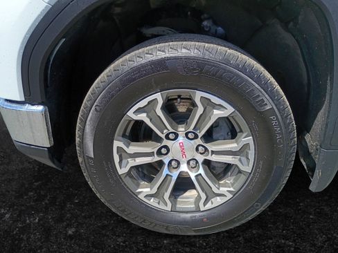 Used 2025 GMC Sierra 1500 SLT AWD/4WD image 15