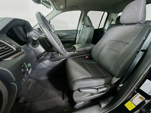 Used 2024 Honda Ridgeline Sport image 25