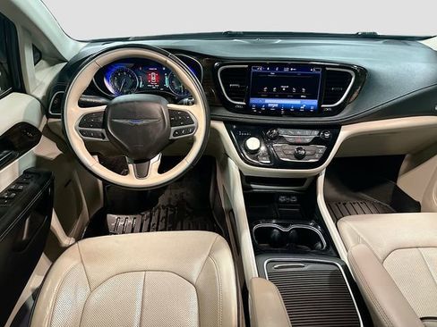 Used 2021 Chrysler Pacifica Limited w/ Premium & Safety Sphere Group image 25