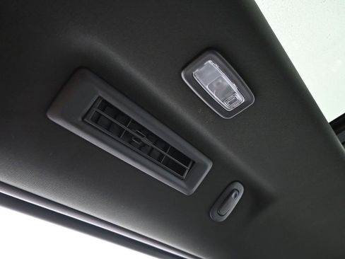 Used 2025 Cadillac Escalade ESV Premium Luxury image 47