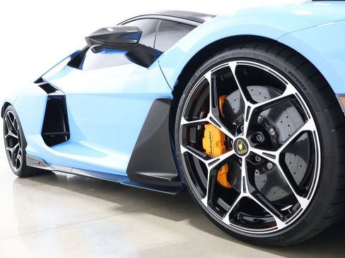 Used 2025 Lamborghini Revuelto AWD/4WD image 24