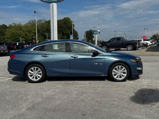Used 2025 Chevrolet Malibu LT FWD image 2