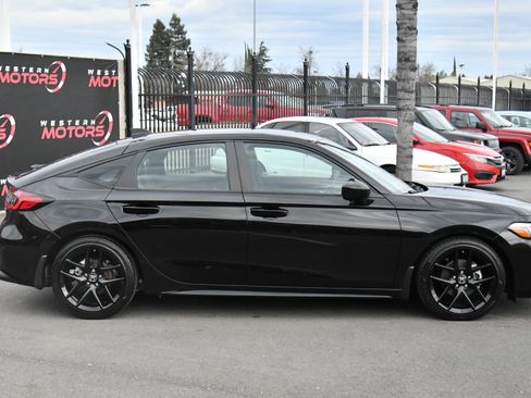 Used 2024 Honda Civic Sport image 9