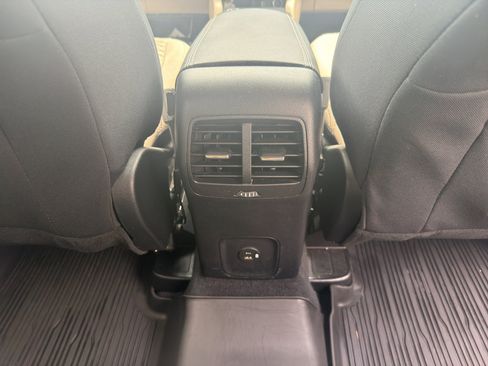 Used 2020 Ford Escape SE FWD image 16
