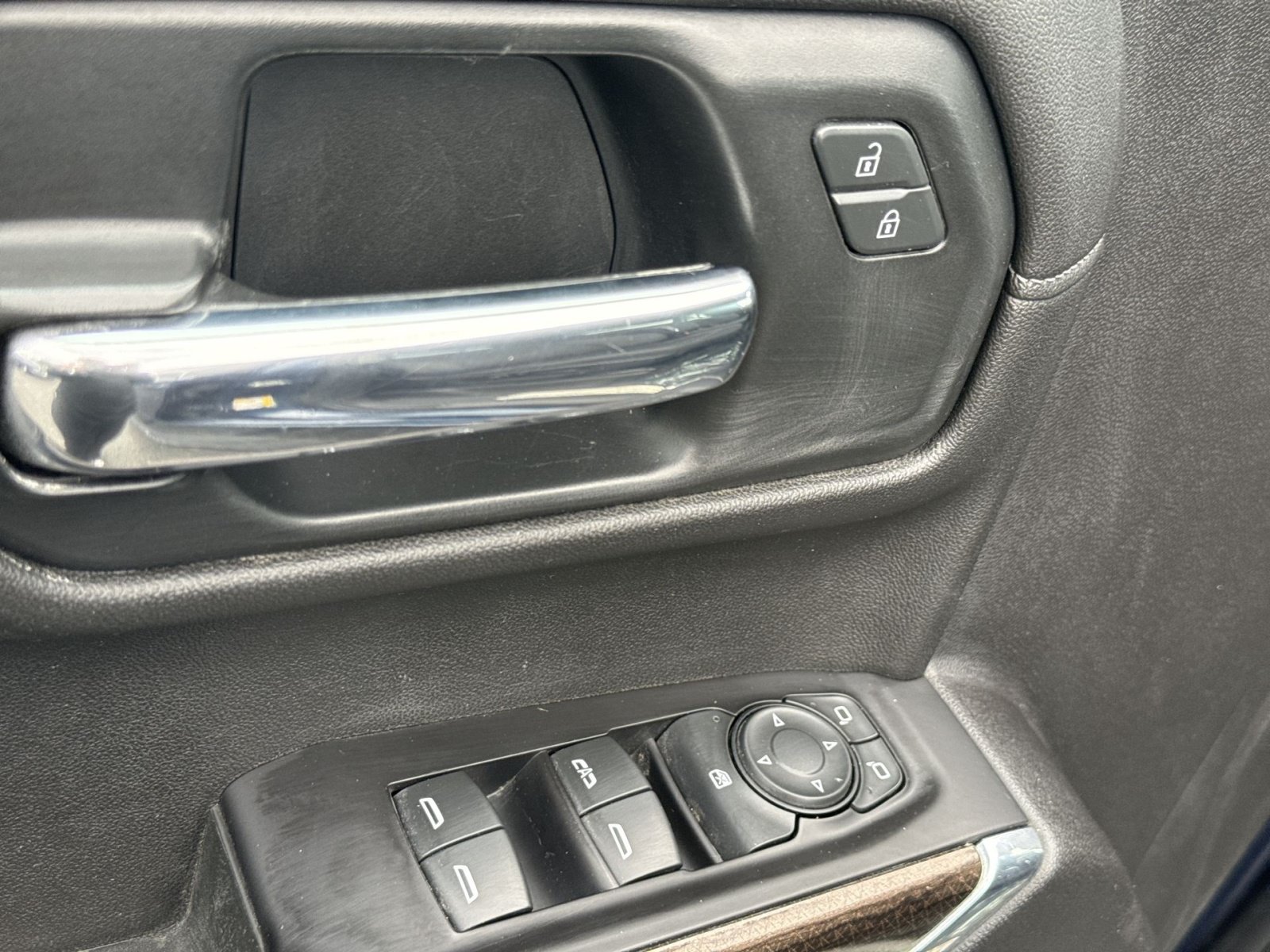 Used 2020 Chevrolet Silverado 1500 LT w/ All-Star Edition AWD/4WD image 16