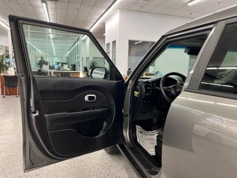 Used 2019 Kia Soul FWD image 20