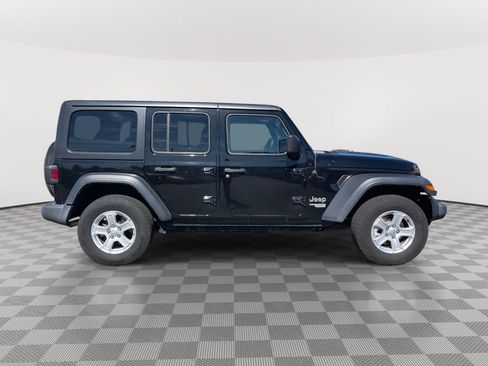 Used 2018 Jeep Wrangler Unlimited Sport S image 8