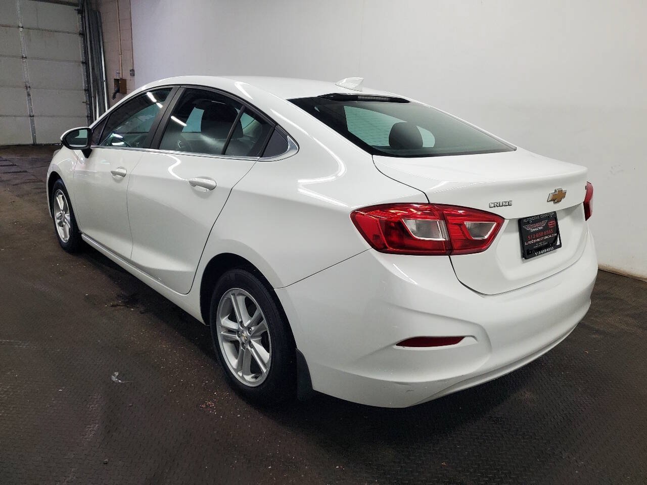 Used 2017 Chevrolet Cruze LT FWD image 5