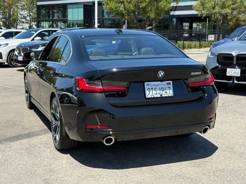 Used 2025 BMW 330i Sedan w/ Convenience Package RWD image 11