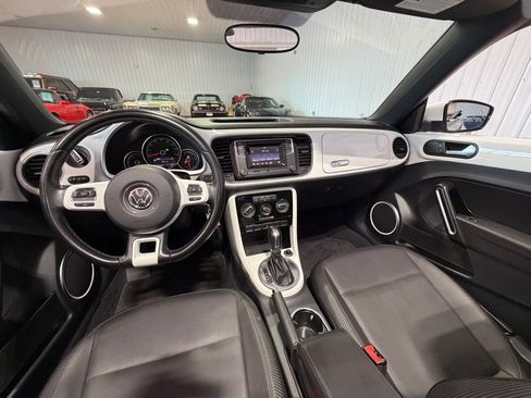 Used 2019 Volkswagen Beetle 2.0T S FWD image 26