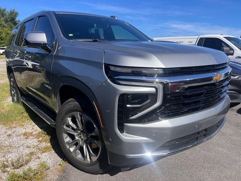 Used 2025 Chevrolet Tahoe LS RWD image 1