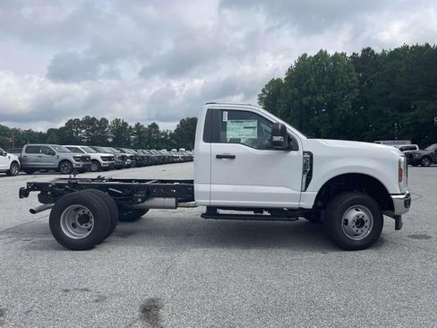 New 2025 Ford F350 XL w/ XL Chrome Package image 22