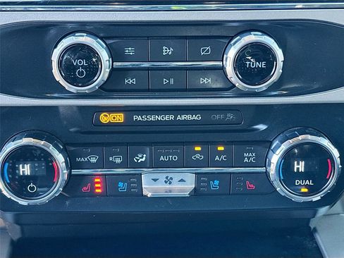 Used 2022 Ford F250 Lariat w/ Lariat Value Package image 17