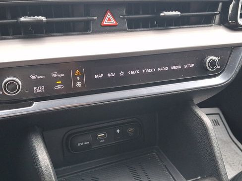 Used 2023 Kia Sportage EX FWD image 31