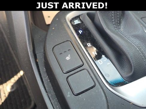 Used 2018 Hyundai Santa Fe Sport w/ 2.4L Value Package 02 image 17