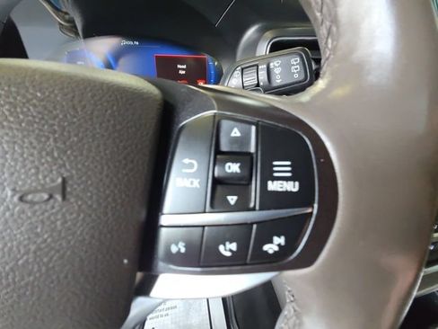 Used 2020 Ford Explorer Platinum w/ Premium Technology Package AWD/4WD image 19