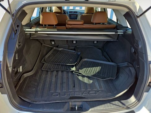 Used 2018 Subaru Outback 2.5i Touring image 16