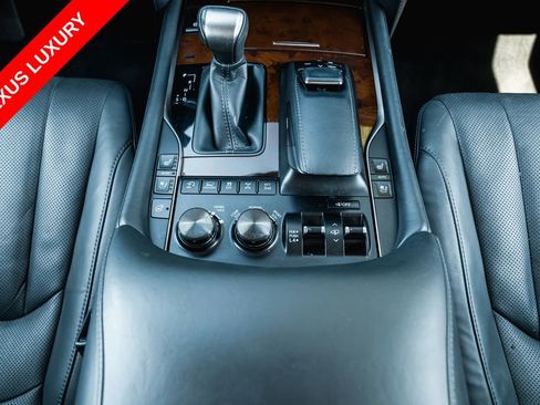 Used 2021 Lexus LX 570 4WD w/ Luxury Package image 24