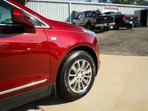 Used 2017 Cadillac XT5 Luxury w/ Driver Awareness Package FWD image 19