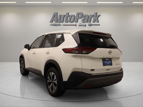 Used 2023 Nissan Rogue SV AWD/4WD image 7
