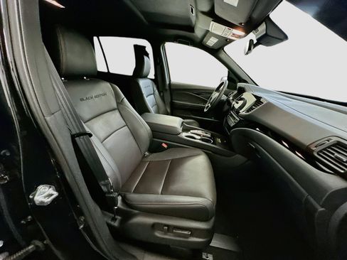 Used 2025 Honda Passport Black Edition image 34