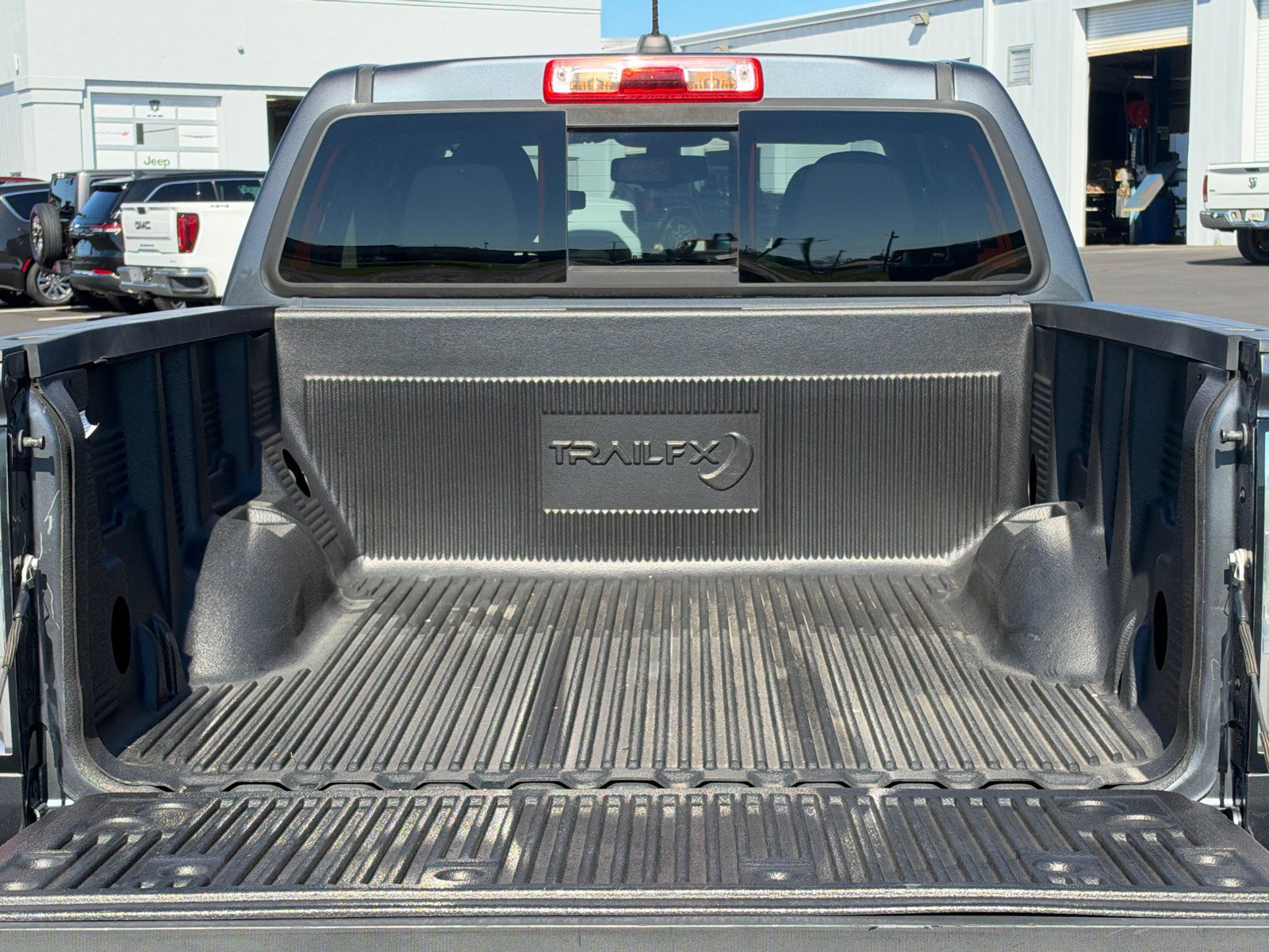 Used 2017 GMC Canyon SLE w/ SLE Convenience Package RWD image 18