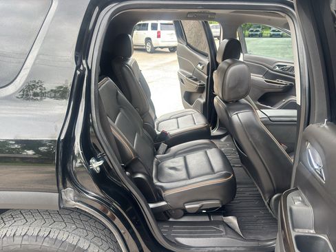 Used 2023 GMC Acadia AT4 w/ Technology Package image 18