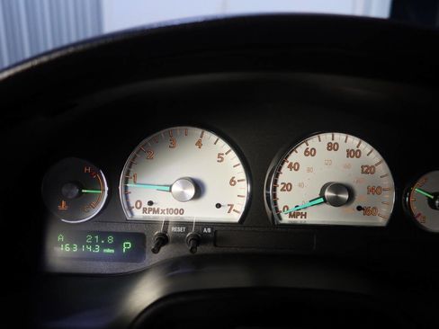 Used 2003 Ford Thunderbird image 21