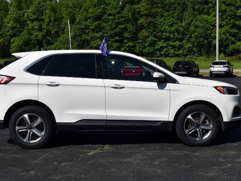 Certified 2024 Ford Edge SEL w/ Convenience Package AWD/4WD image 2