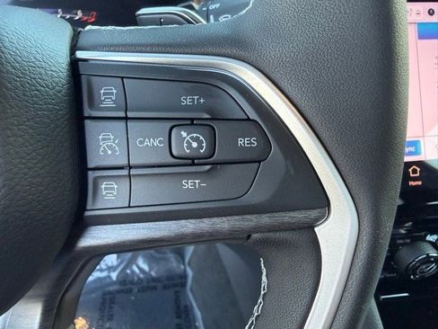 New 2025 Jeep Grand Cherokee L Limited w/ Luxury Tech Group II image 15