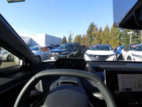 Used 2025 Subaru Solterra Premium image 17