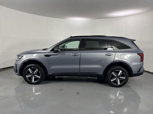 Used 2021 Kia Sorento EX w/ Panoramic Sunroof Package image 32