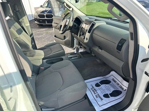 Used 2014 Nissan Frontier SV w/ SV Value Truck Package AWD/4WD image 20