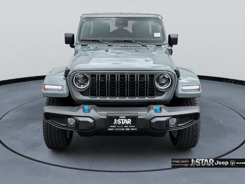 Used 2024 Jeep Wrangler Unlimited w/ LED Headlamp & Fog Lamp Group AWD/4WD image 2