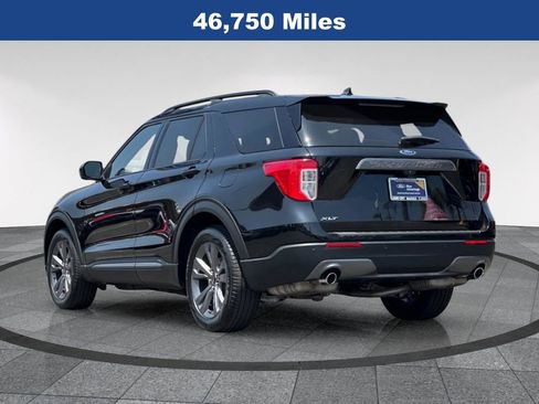Certified 2023 Ford Explorer XLT w/ Equipment Group 202A RWD image 8