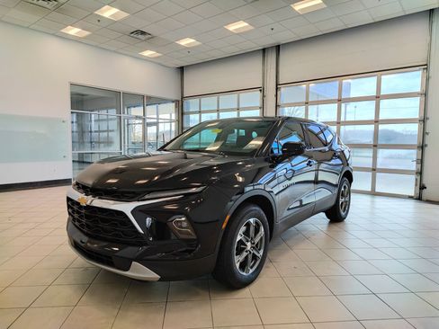 Used 2025 Chevrolet Blazer LT image 8