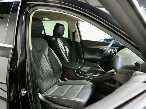 Used 2022 Buick Envision Avenir w/ Technology Package II image 25