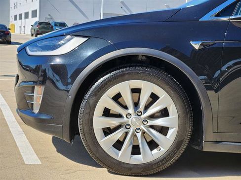 Used 2017 Tesla Model X 90D image 6