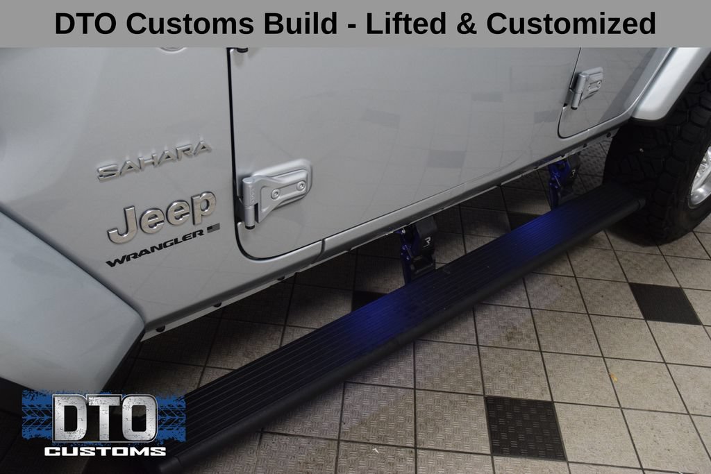 Used 2024 Jeep Wrangler Unlimited Sahara w/ Technology Group AWD/4WD image 26