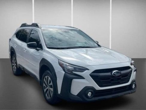 Used 2024 Subaru Outback Premium AWD/4WD image 2