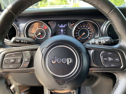 Used 2022 Jeep Wrangler Unlimited Sport AWD/4WD image 17