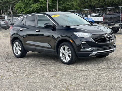 Used 2023 Buick Encore GX Preferred w/ Cold Weather Comfort Package AWD/4WD image 7