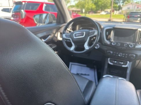 Used 2022 GMC Terrain SLT FWD image 16