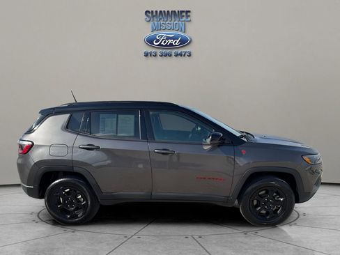 Used 2023 Jeep Compass Trailhawk image 4